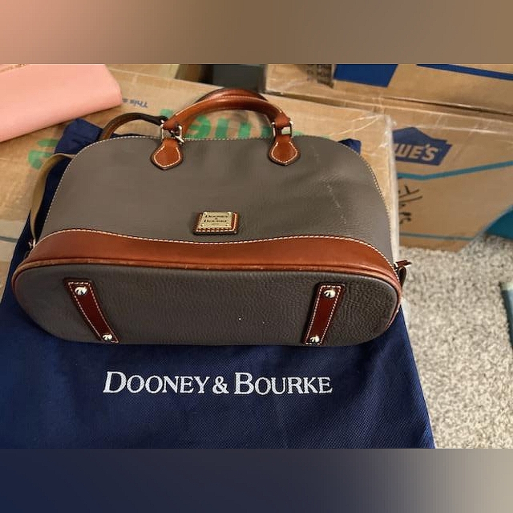 Dooney And Bourke Pebble Grain Purse